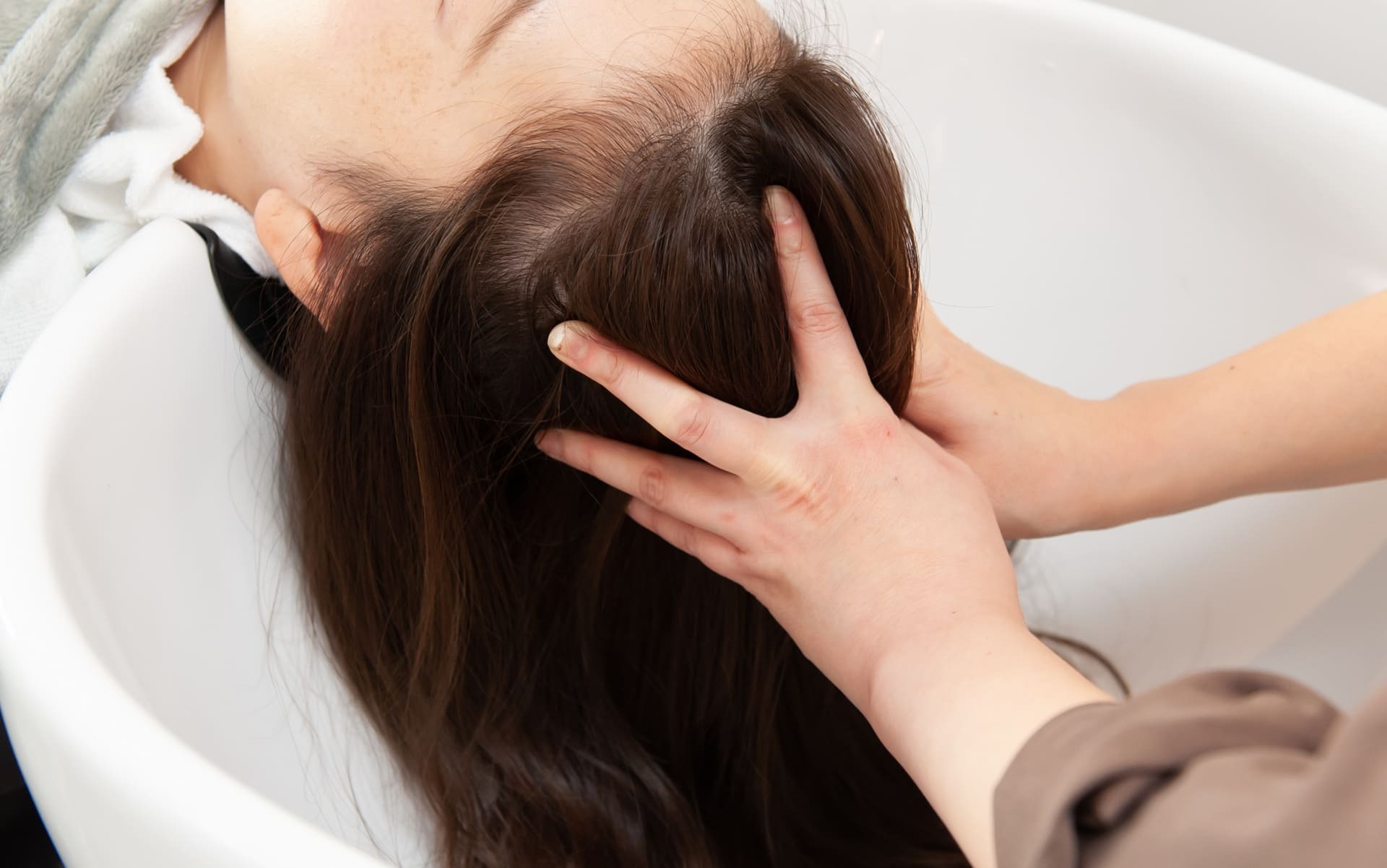 白髪ぼかしで自然な仕上がり | 千葉県幕張本郷の美容室ならhair salon unöi
