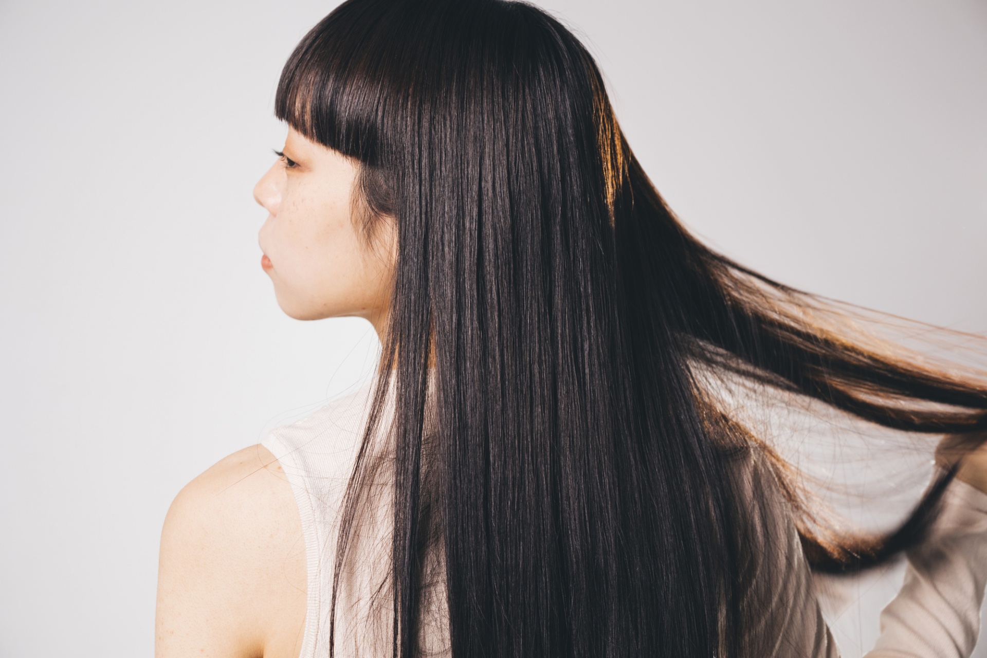 グレージュで洗練された印象 | 千葉県幕張本郷の美容室ならhair salon unöi